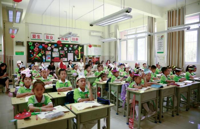 大雁塔小学教育集团“一日影子工程”“主带副助”活动在西沣分校举行