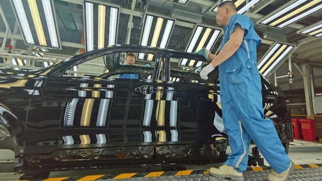 油漆车间居然没油漆味，这家上海企业明明达标就可以，却不惜重金追求国际领先