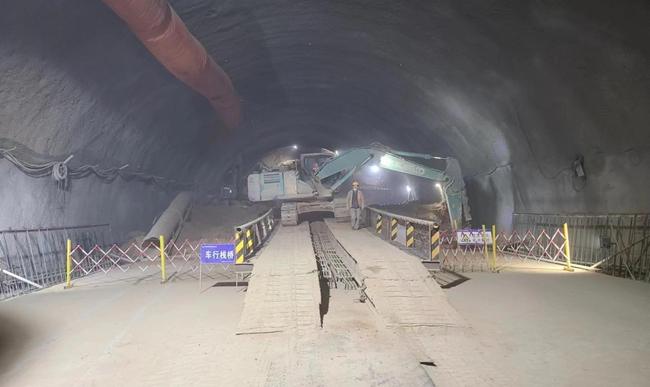 冲刺500米！清忠二标项目邵家堂隧道右线掘进取得新进展