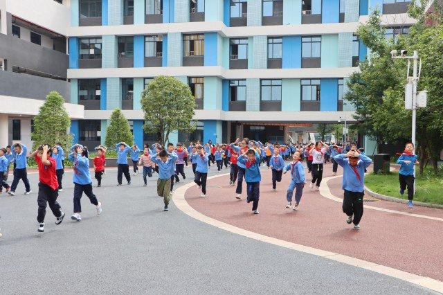 长郡湘潭高新实验小学加强师生安全教育