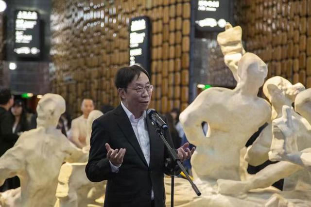 “蝴蝶兰”迎来著名建筑师雕塑作品