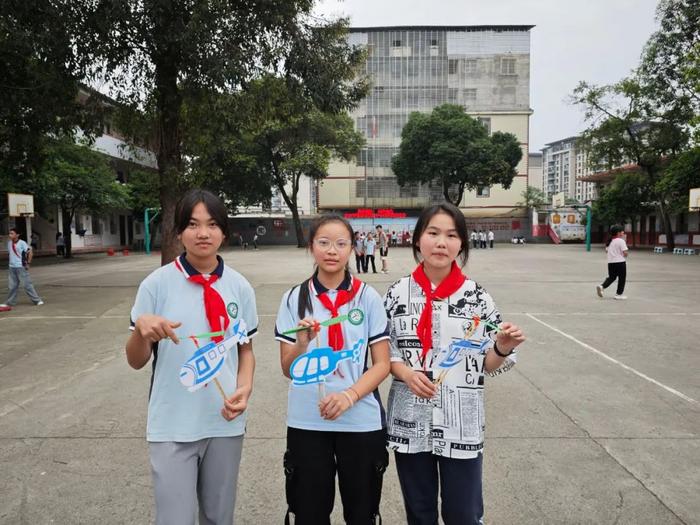 翱翔蓝天，筑梦未来——桂林市跃进中心校举行第二届校园航空模型比赛