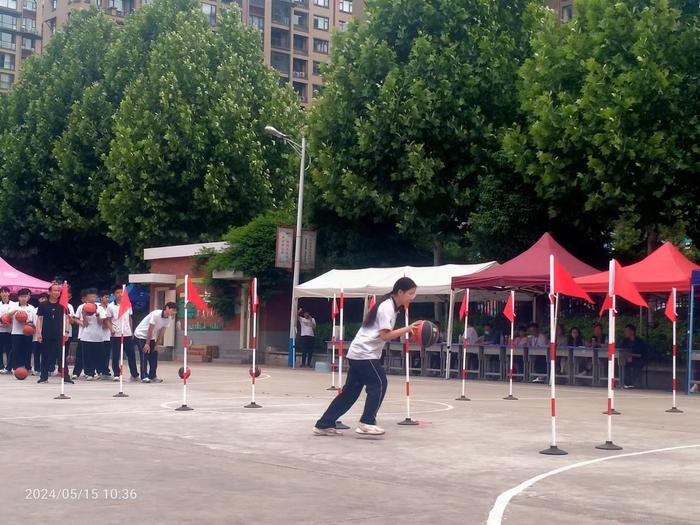 课堂比武争斗艳  专业成长展芳华 一一西峡县第一实验学校成功举办南阳市“十万教师课堂教学大比武”初中体育学科市级现场比赛