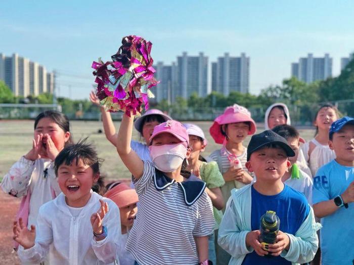 涡阳五小：轮滑酷炫伴书香 龙驹凤雏展英姿