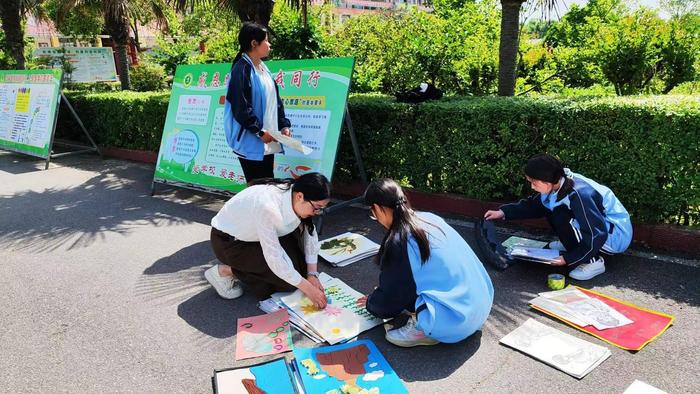 以美育人   展示特长——社旗县唐庄中学校园文化艺术节之美术作品展  ​