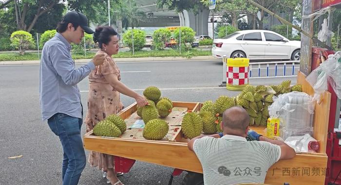 南宁街头真能买到“打骨折”榴莲吗？消费者需注意