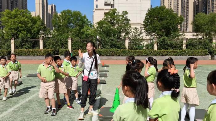 大雁塔小学教育集团“一日影子工程”“主带副助”活动在西沣分校举行