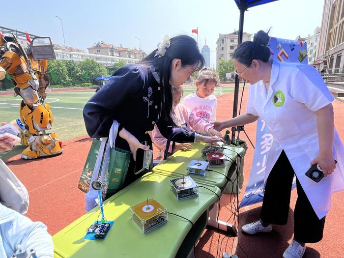 家校共融，社区探校共前行——青岛宁夏路小学举行幼小科学衔接暨社区探校开放活动