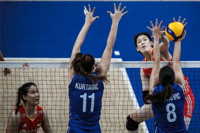 王媛媛李盈莹并列得分王，中国女排逆转战胜世界冠军塞尔维亚队
