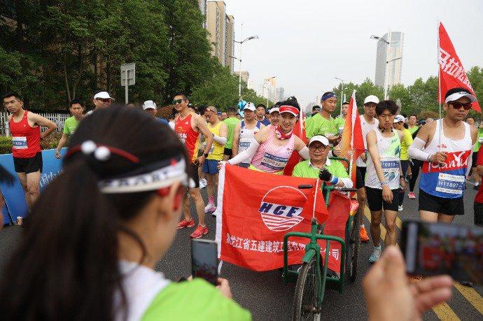 现场高清大图来了！首届全国职工马拉松系列赛（日照站）完赛