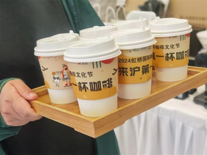免费送上“抵达上海的第一杯咖啡”，收获无数“新好友”和“新机会”