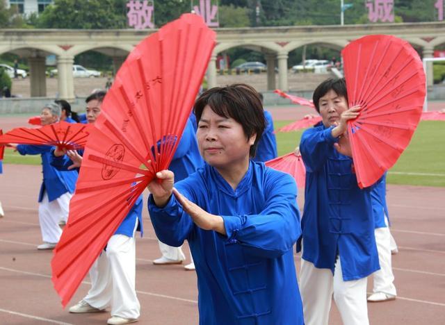 邹城市举办全国老年人太极拳健身大联动展演活动