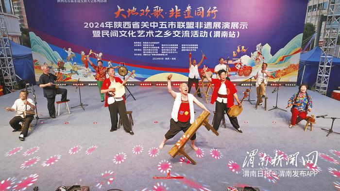 2024年陕西省关中五市联盟非遗展演在渭南高新区万达广场举行