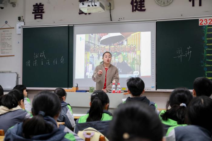 深情告白 青一师生唱《长沙爱不够》