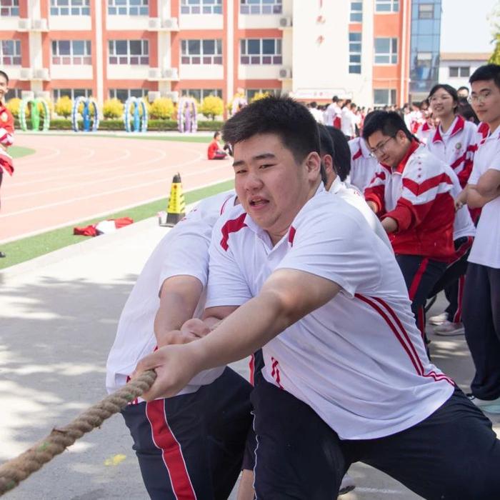 热血拔河 笑迎高考  衡水十三中高三学子拔出“洪荒之力”