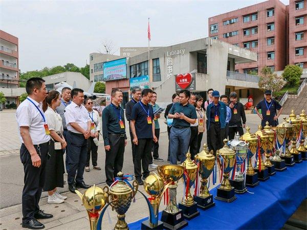 海淀区人大调研组深入丹江口市思源实验学校调研教育对口帮扶工作