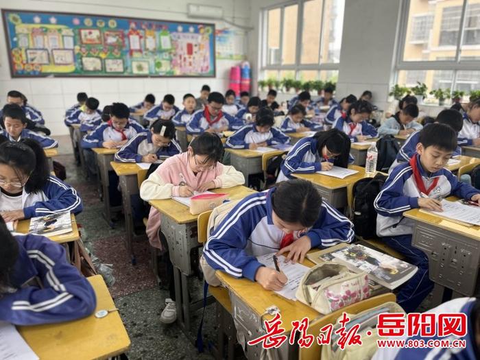 华容县马鞍山实验学校：“英”姿绽放 “语”出精彩