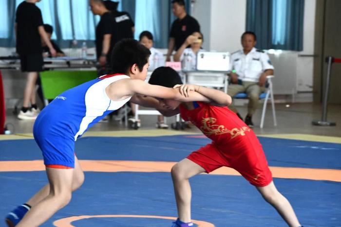 浐灞十小2024年西安市青少年国际式摔跤锦标赛进校园活动