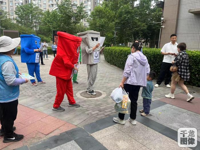 北京望京街道开展争做低碳时尚达人宣传活动
