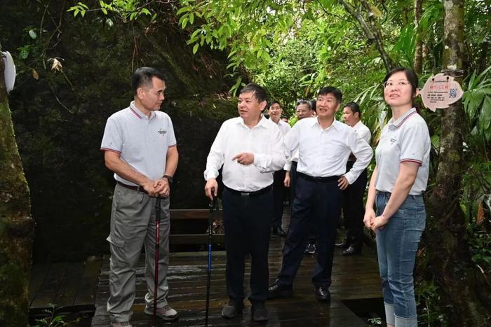 生态环境部部长黄润秋赴海南省调研生态环境保护和核与辐射安全监管工作