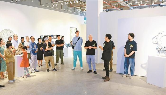 观澜湖艺工场举办当代艺术交流展 8个国家24位艺术家展示文化融合的力量