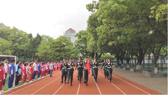 九江市同文中学举行升国旗仪式