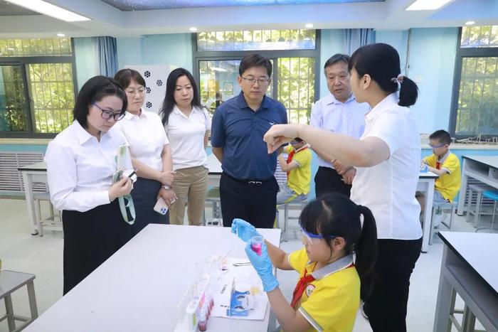 全国中小学科学教育实验区、实验校河北省调研组到陕西师范大学附属小学调研指导