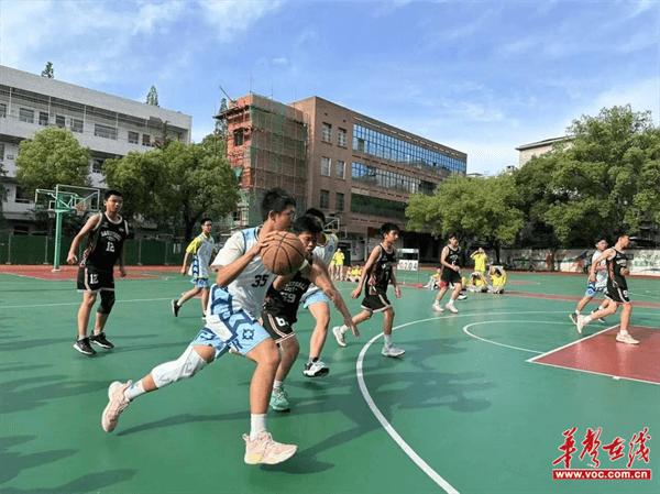 湘潭市益智中学举行篮球比赛活动