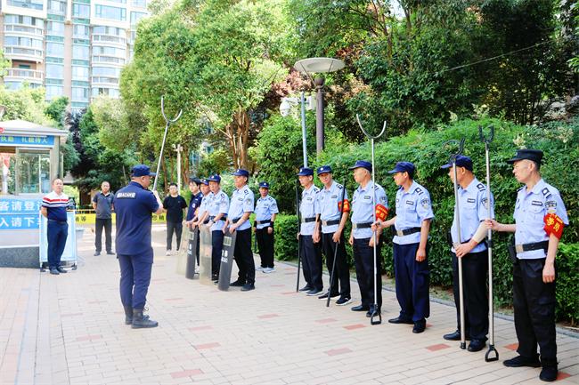 校园安全再升级——西安锦园学校举行反恐防暴演练