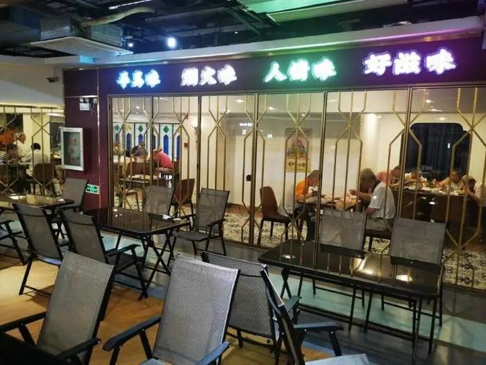 上海这么卷？这种食堂1公里有3家，菜品上百种，连游客也来打卡…爷叔：太幸福了