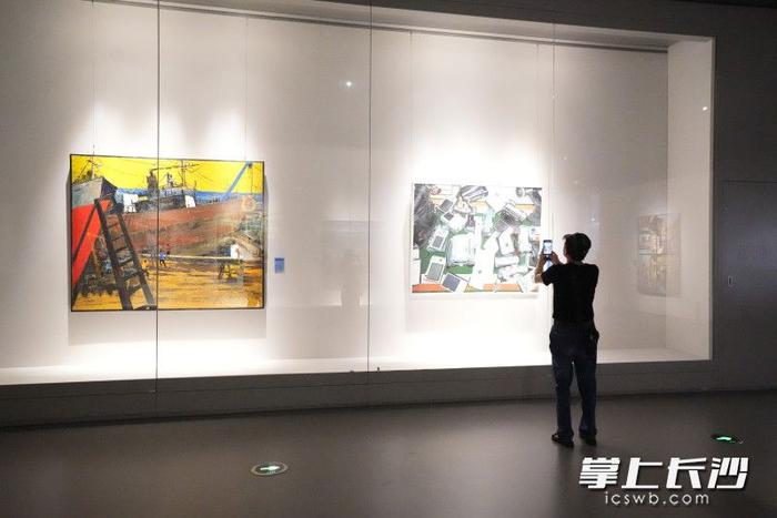 图视汇丨青春与艺术碰撞，高校毕业季美术作品展精彩纷呈