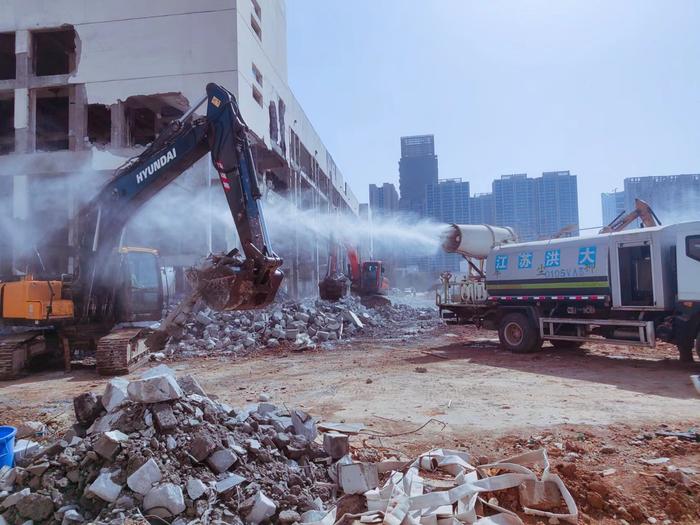 江北新区规划和自然资源局持续推进拆迁工地“四清、四拆、四整治”环境再提升工作