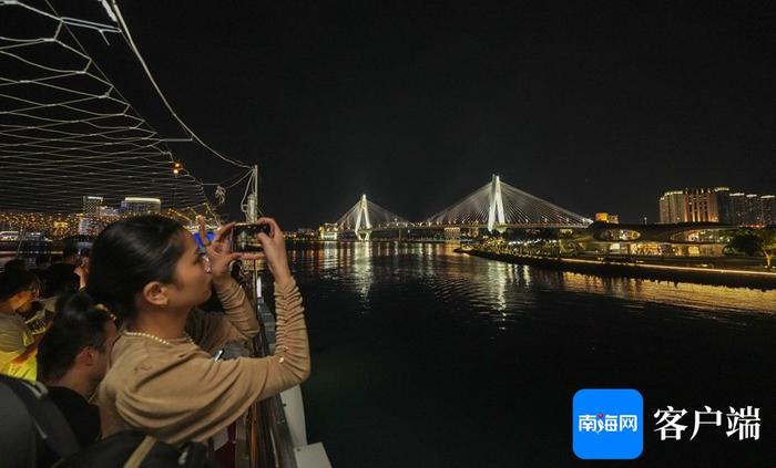 海上看海口是什么体验？带你沉浸式打卡椰城夜景