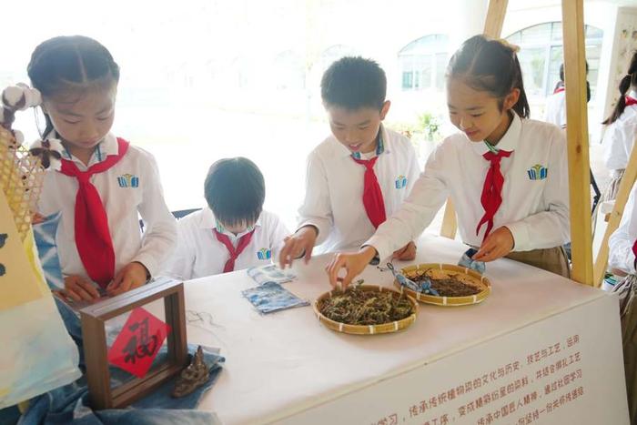 “上海高校‘大师剧’中小学校园行”启动