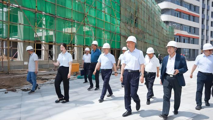 张弓一行调研郑州轨道工程职业学院