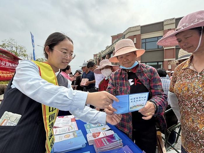 多方联动 牢筑反诈安全墙——建行南京分行多样化开展反诈宣传