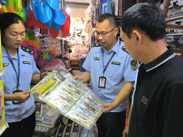 安全快乐过“六一”！广西柳州市开展校园周边儿童用品专项整治统一执法行动