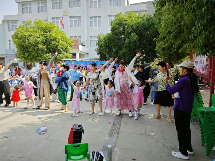 南阳市新野县沙堰镇中心幼儿园：举办亲子联欢会，欢庆六一儿童节