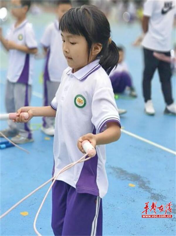 “绳”采飞扬 快乐成长 熊首山小学举行2024年春季学期一、二年级跳绳比赛