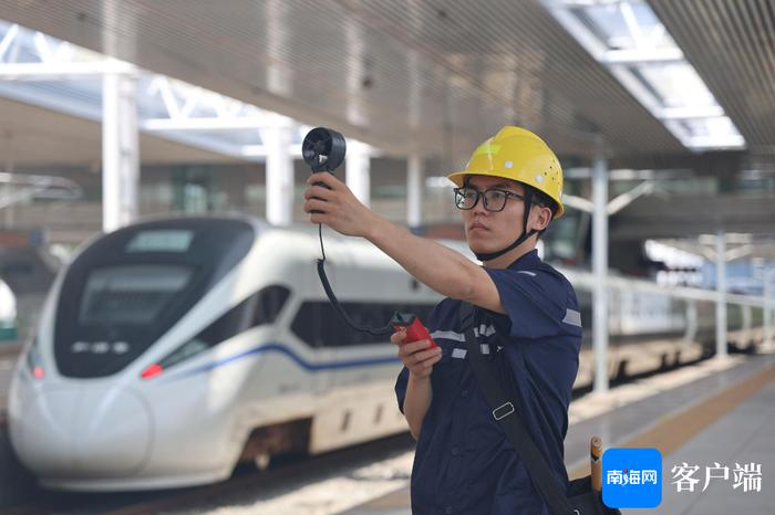 自贸港的年轻人丨海南铁路“95后”砌筑工：工作时要“上天”又要“入地”