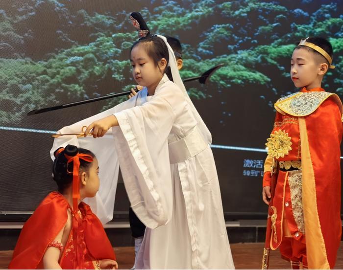 陶子西游   路在脚下——石家庄市行知小学举行文化艺术节活动