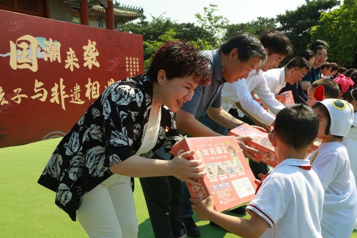 东华门幼儿园、北京市第三幼儿园、东华门幼儿园分园联合打造传统文化艺术节