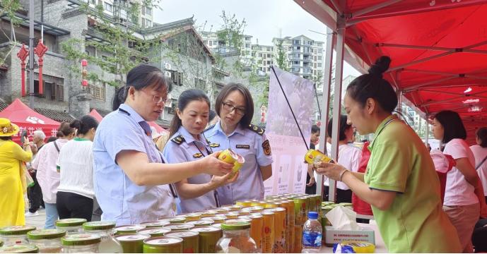 广西恭城县市场监管局全力保障油茶文化节食品安全
