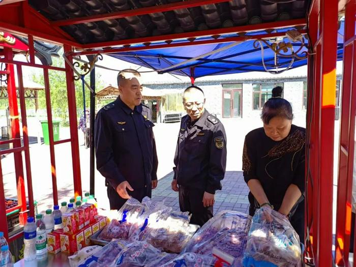 黑龙江省七台河市市场监管局茄子河分局开展芝樱花海美食节食品安全检查