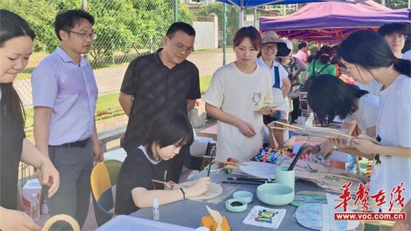 挑战自我 追梦未来 怀化市中心特殊教育学校开展学生手工作品售卖活动