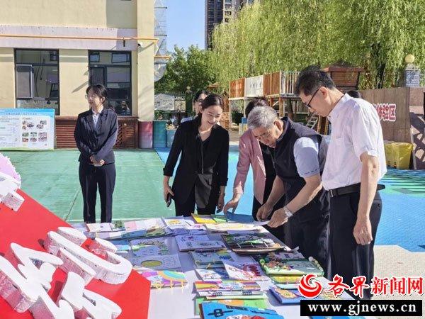 情暖“六一” 关爱成长——榆林市关工委主任鲍振明深入高新区第四幼儿园慰问看望孩子们