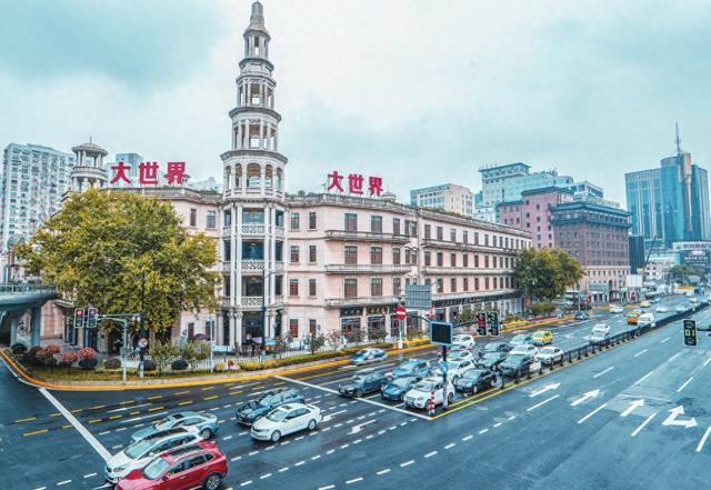 沈嘉禄：《转角的瞬间：上海的故事》记录都市地标，见证沪上传奇