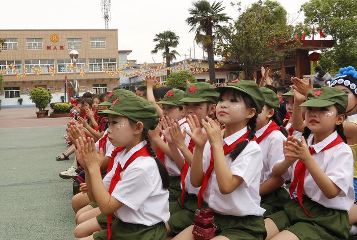 缤纷校园育龙娃 文艺载道塑英才——南阳市第三十九小学举行“庆六一”歌咏比赛