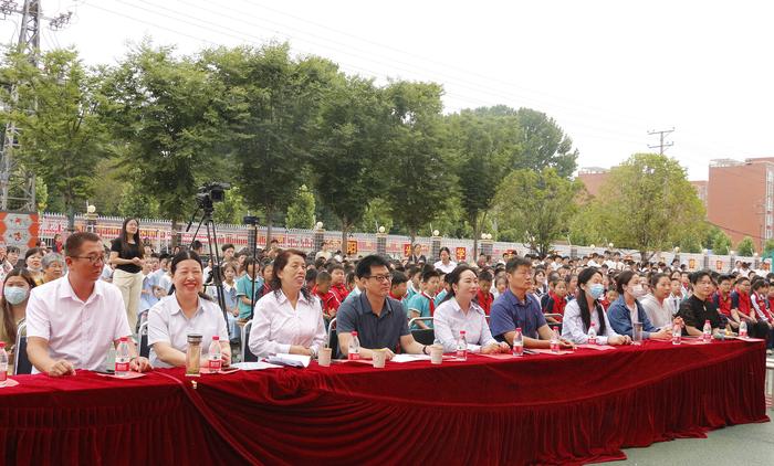 缤纷校园育龙娃 文艺载道塑英才——南阳市第三十九小学举行“庆六一”歌咏比赛