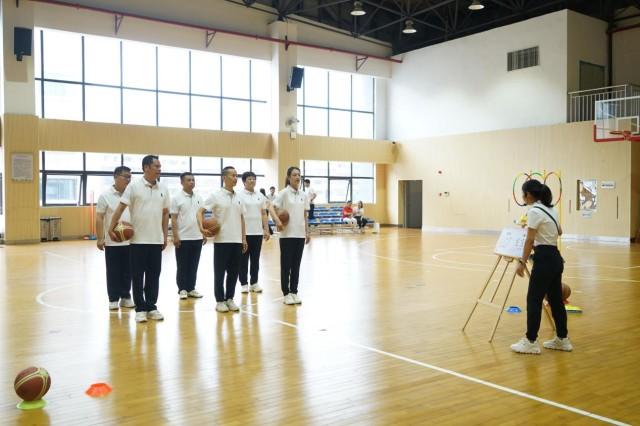 岳塘区举行中小学体育教师专业素养竞赛